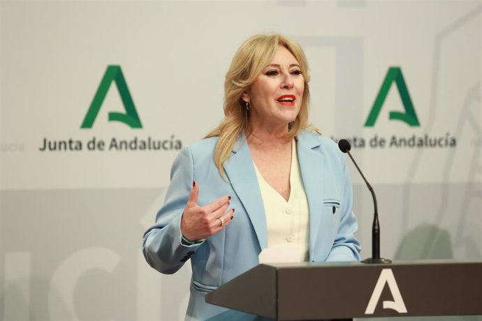 La consejera de Economía, Hacienda y Fondos Europeos y portavoz del Gobierno, Carolina España, comparece en la rueda de prensa. (Imagen de archivo). 