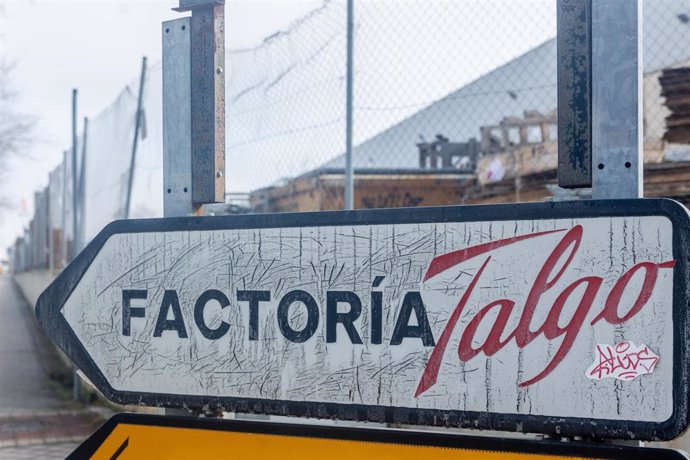 Archivo - Un cartel indica la sede de Talgo, en Madrid (España)